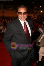 Dharmendra at Mi Marathi Awards in Andheri Sports Complex on 29th Jan 2011 (3).JPG
